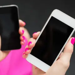 Co zrobić ze starymi telefonami i ładowarkami, aby nie trafiły do śmieci?