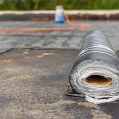 Co zrobić ze starą papą? Ważne informacje o utylizacji i recyklingu