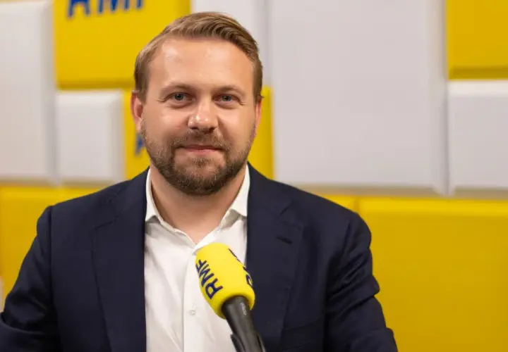 Ozdoba kto to - odkryj fascynującą karierę polityczną Jacka Ozdoby