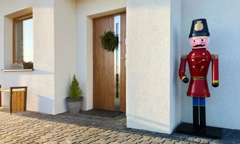 Jak stworzyć wyjątkowego dziadka do orzechów DIY na święta