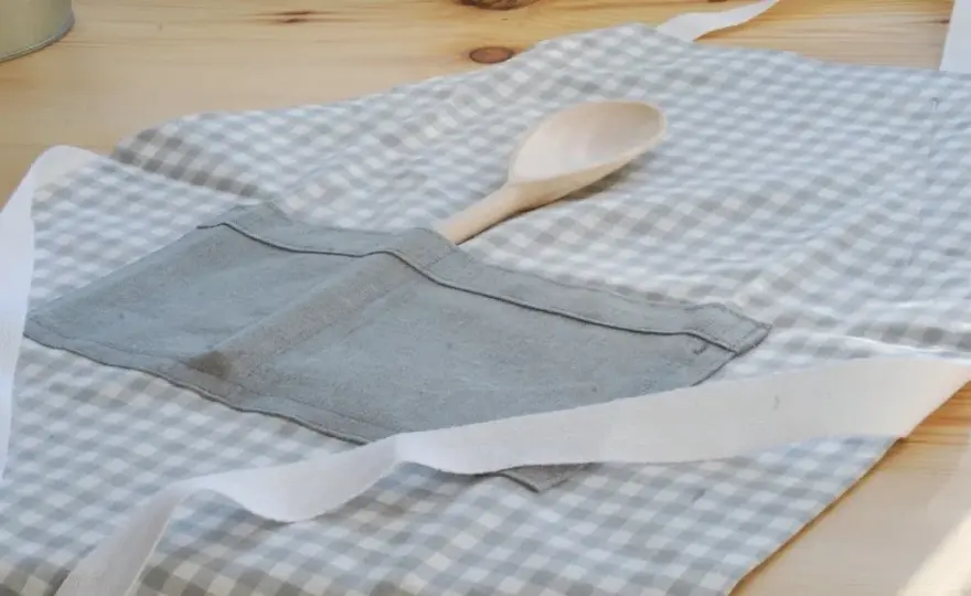 Jak uszyć fartuszek kuchenny dla dziecka – proste kroki i porady